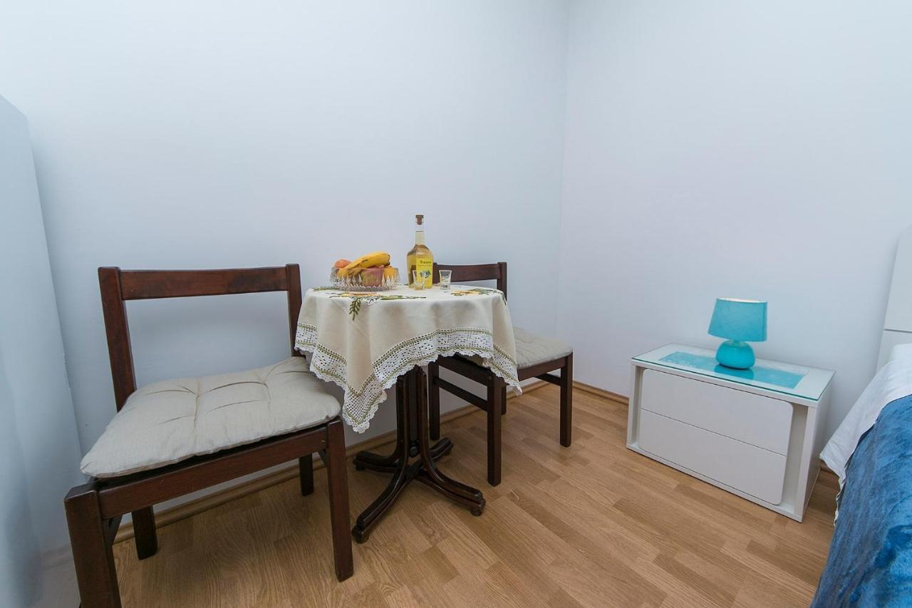 Apartments By The Sea Brela, Makarska - 20778 Exterior foto